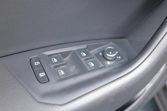 Volkswagen TOUAREG 3.0 TSi eHybrid 4MOTION | Nachtzicht | Trekhaak | Luchtvering