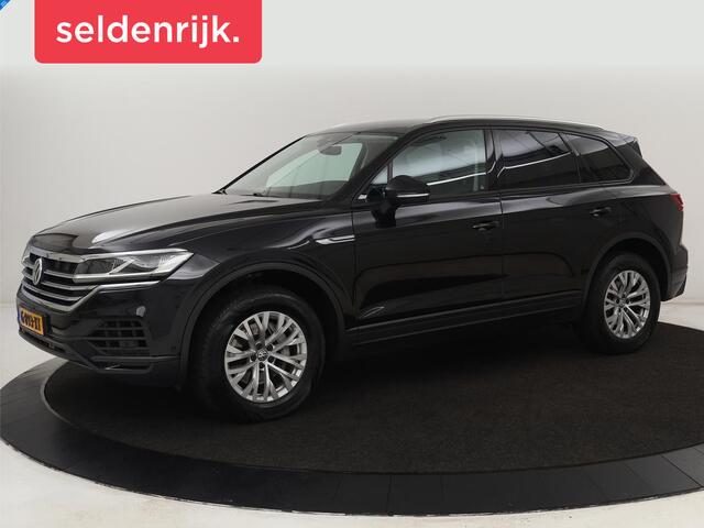 Volkswagen TOUAREG 3.0 TDI Elegance | Leder | Trekhaak | Camera | Luchtvering | Stoelverwarming | Adaptive cruise | Carplay | Achterbankverwarming | Navigatie | Full LED | Side Assist