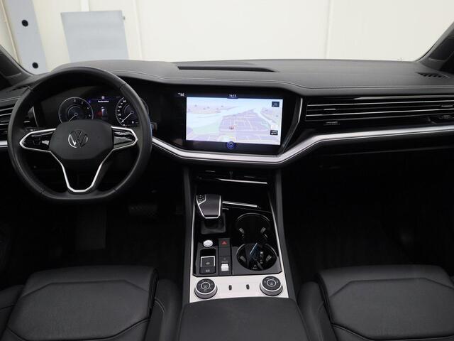 Volkswagen TOUAREG 3.0 TSi 280kW/381PK 4MOTION R Elegance · Panoramadak · Leder · Luchtvering