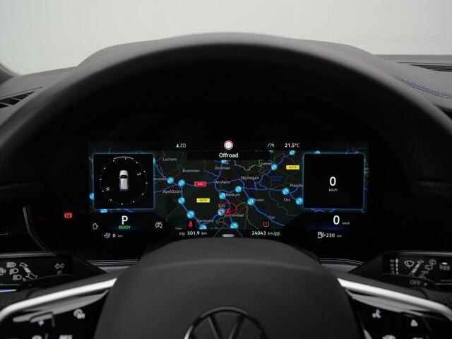 Volkswagen TOUAREG 3.0 TSi 462 pk Tiptronic eHybrid 4MOTION R | Panoramadak | Nachtzicht | Trekhaak | Stoelventilatie | DYNAUDIO | Bekleding Leder Puglia | 22 inch