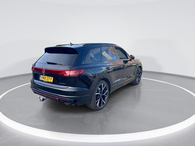 Volkswagen TOUAREG 3.0 TSi eHybrid 462pk 4MOTION R · Panoramadak · Elek. Trekhaak · 360 gr. camera · Stoelmassage & ventilatie · DYN Audio Leder · 22 inch · Sluitbekrachtiging · Head-up Display · Night Vision · Alarmklasse 5 · Garantie t/m 11-05-2029 of 100.000km
