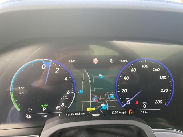 Volkswagen TOUAREG 3.0 TSi eHybrid 462pk 4MOTION R · Panoramadak · Elek. Trekhaak · 360 gr. camera · Stoelmassage & ventilatie · DYN Audio Leder · 22 inch · Sluitbekrachtiging · Head-up Display · Night Vision · Alarmklasse 5 · Garantie t/m 11-05-2029 of 100.000km