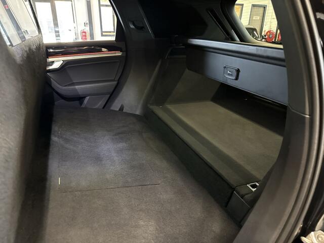 Volkswagen TOUAREG 3.0 V6 TDI R-LINE | MASSAGE | LUCHTV. | EL. TREKHAAK | MEMORY