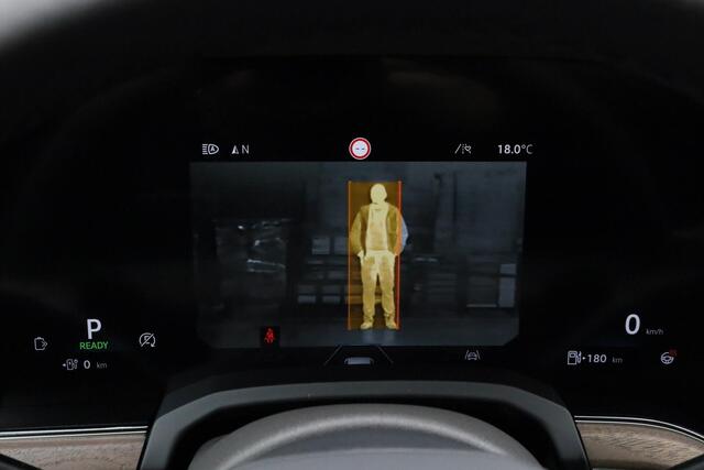 Volkswagen TOUAREG 3.0 TSi 381 pk tiptronic eHybrid 4MOTION Elegance | Panoramadak | Trekhaak | Nachtzicht | Geheugen-/massagestoelen | Leder | Stoelventilatie