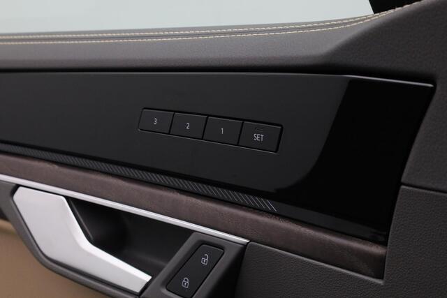 Volkswagen TOUAREG 3.0 TSi 381 pk tiptronic eHybrid 4MOTION Elegance | Panoramadak | Trekhaak | Nachtzicht | Geheugen-/massagestoelen | Leder | Stoelventilatie