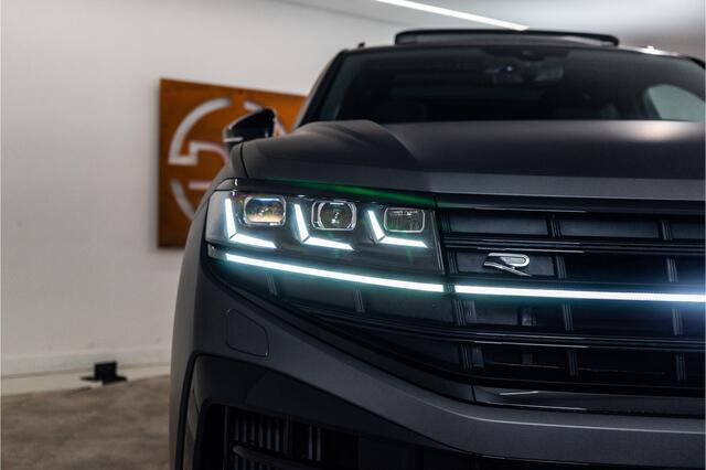 Volkswagen TOUAREG R 3.0 TSi eHybrid 4MOTION R 463PK | 2025 DIRECT LEVERBAAR | VOL OPTIE!