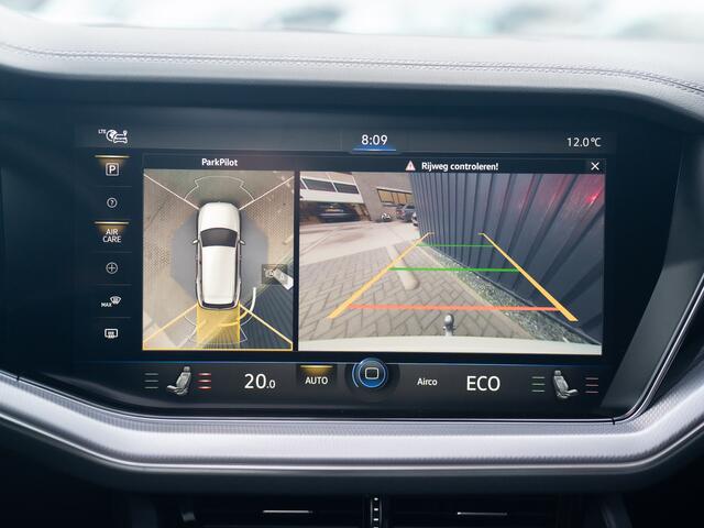 Volkswagen TOUAREG 3.0 TSi 4MOTION R | Luchtvering | Panodak | Trekhaak | Stoelkoeling | 360 Camera | Black Style | Prijs Rijklaar!!