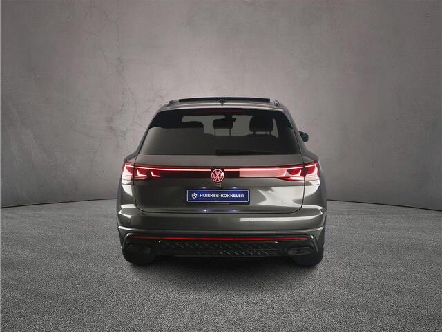 Volkswagen TOUAREG R Edition 3.0 TSI eHybrid 462pk Tiptronic Trekhaak, Lederen bekleding, DYN audio, Head up display, Luchtvering, Adaptive cruise control, 360 camera