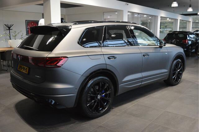 Volkswagen TOUAREG 3.0 TSi eHybrid 4MOTION R pano leer camera 21 inch !!