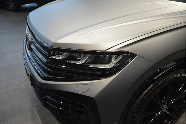 Volkswagen TOUAREG 3.0 TSi eHybrid 4MOTION R pano leer camera 21 inch !!