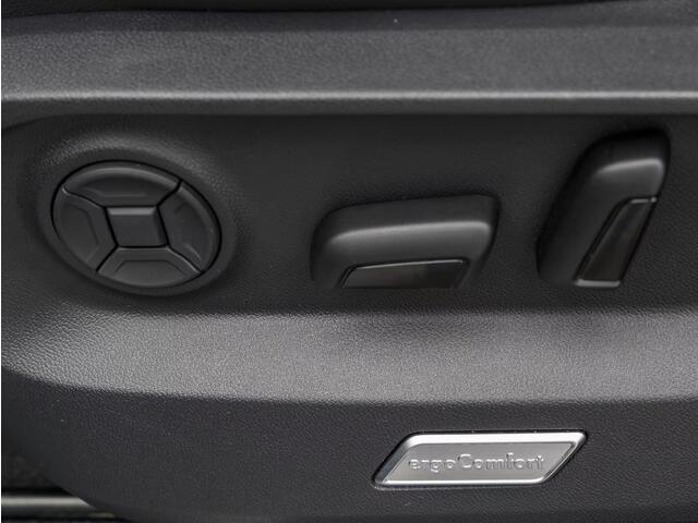 Volkswagen TOUAREG 3.0 TDI R-Line Grijs Kenteken ACC Stoelkoeling Luchtvering Trekhaak Head-Up