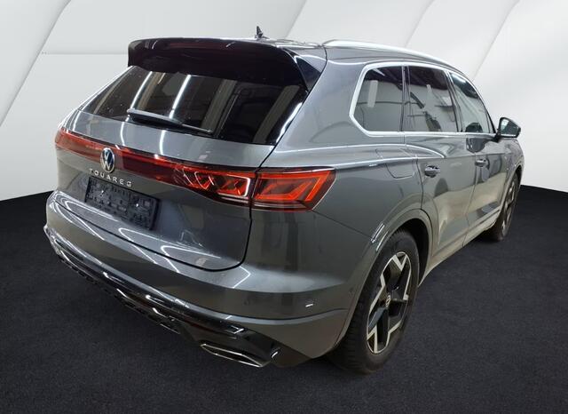Volkswagen TOUAREG 3.0 TDI R-Line Grijs Kenteken ACC Stoelkoeling Luchtvering Trekhaak Head-Up