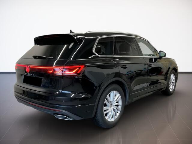 Volkswagen TOUAREG 3.0 TDI Elegance Grijs Kenteken ACC Luchtvering Comfortstoelen Trekhaak