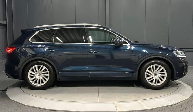 Volkswagen TOUAREG 3.0 TDI Elegance Grijs Kenteken ACC Luchtvering Comfortstoelen Trekhaak