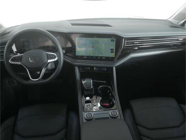 Volkswagen TOUAREG 3.0 TDI Grijs Kenteken ACC Luchtvering Comfortstoelen Trekhaak