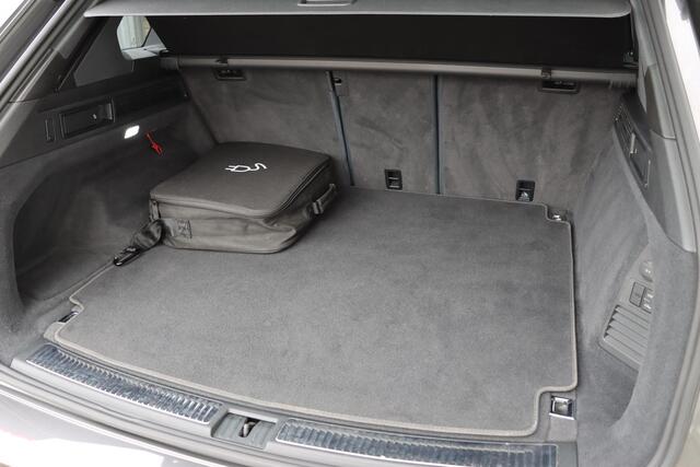 Volkswagen TOUAREG 3.0 TSI eHybrid 4Motion Elegance 380pk Tiptronic | Luchtvering | Pano | 360