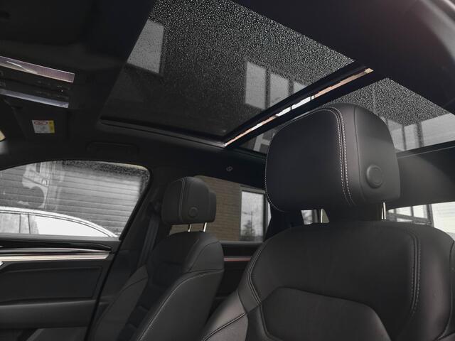 Volkswagen TOUAREG 3.0 TSi eHybrid 4M | 22" | Pano | Dynaudio | Luchtv. | All Black | Memory |