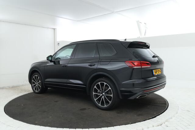 Volkswagen TOUAREG 3.0 TSi eHybrid 4MOTION FULL BLACK! Navi, leer,