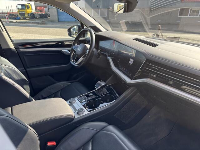 Volkswagen TOUAREG 3.0 TSi eHybrid 4MOTION / 3.500kg Trekgewicht / Incl Winterset / Wegklapbare Trekhaak / Schuifkanteldak /