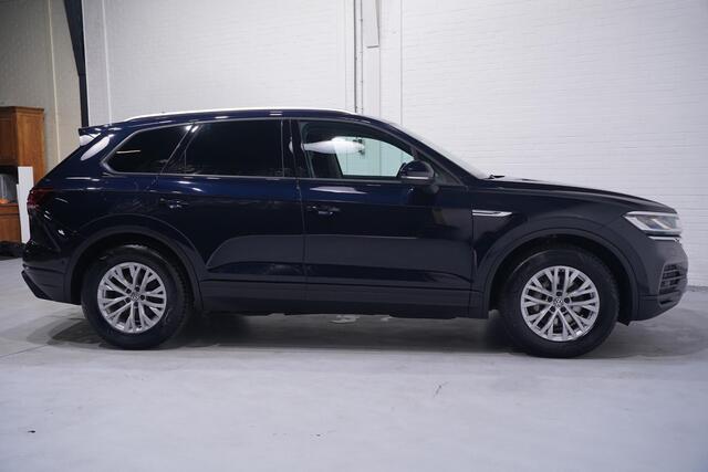 Volkswagen TOUAREG 3.0 TDI 231 pk Grijs Kenteken 2-Zits Navi, Camera Trekhaak 3.500 kg, Leder Zwart, Adapt. Cruise, Luchtvering