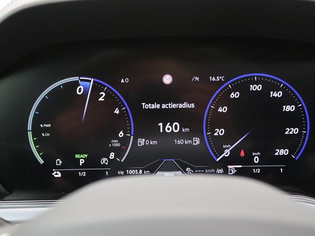 Volkswagen TOUAREG 3.0 TSi eHybrid 4MOTION R Edition 463PK Aut. matrix led, trekhaak, panoramadak, 360gr. camera, leder, luchtvering, keyless, stuur-stoelverwarming, Dynaudio, head-up display, 22" lichtmetaal