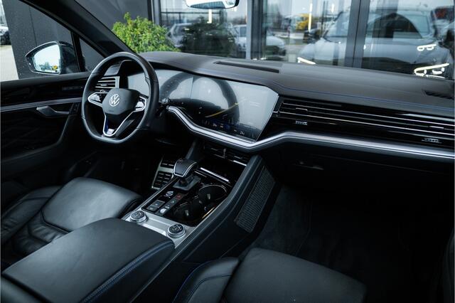 Volkswagen TOUAREG 3.0 TSi 4MOTION R - Panorama | Luchtvering | Elek. Trekhaak | Memory | 360 Camera