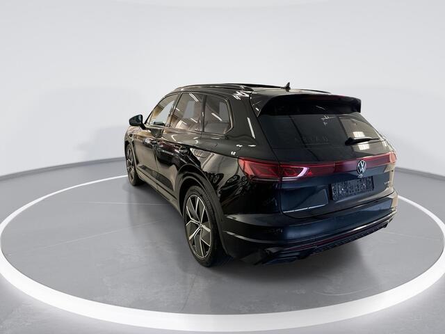 Volkswagen TOUAREG 3.0 TSi 462pk DSG eHybrid 4MOTION R · SOH 96.9% · Panoramadak · 360 Camera · Luchtvering · Wegklapbare Trekhaak · Stoelventilatie · Elek. Voorstoelen · 21'' Inch ·