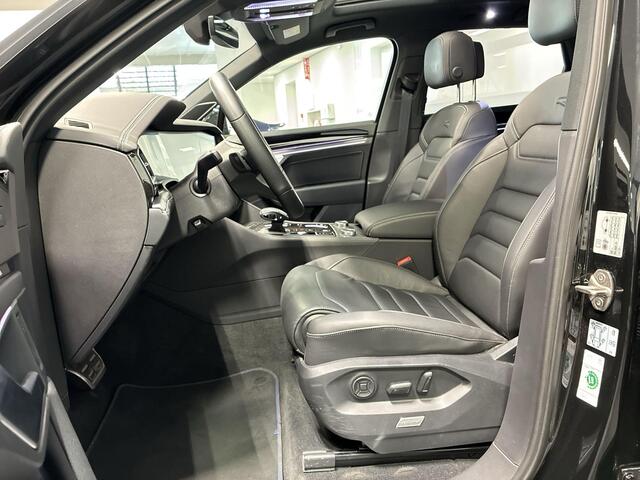 Volkswagen TOUAREG 3.0 TSi 462pk DSG eHybrid 4MOTION R · SOH 96.9% · Panoramadak · 360 Camera · Luchtvering · Wegklapbare Trekhaak · Stoelventilatie · Elek. Voorstoelen · 21'' Inch ·