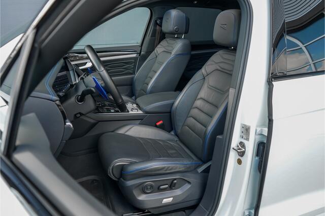 Volkswagen TOUAREG 3.0 TSi 4MOTION R Black Style Pano Trekhaak 22"