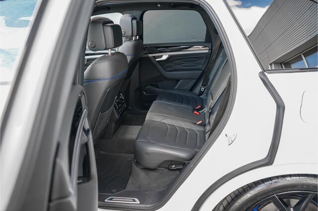 Volkswagen TOUAREG 3.0 TSi 4MOTION R Black Style Pano Trekhaak 22"