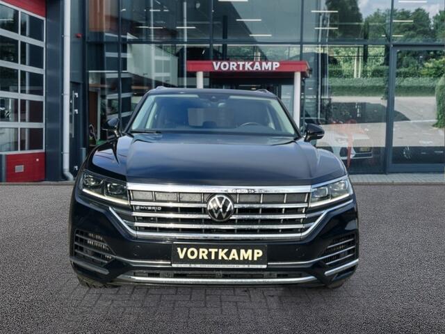 Volkswagen TOUAREG 3.0 TSI E-HYBRID 4MOTION TREKHAAK/PANO-DAK/ELEK-KLEP/360CAM/LEDER/ACC/STOELVERW