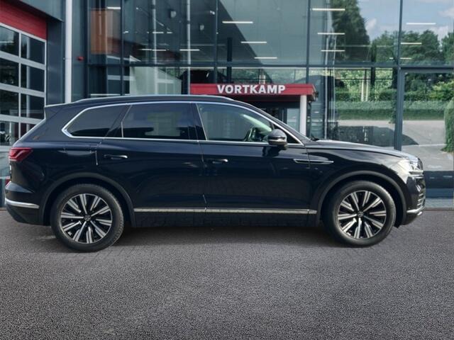 Volkswagen TOUAREG 3.0 TSI E-HYBRID 4MOTION TREKHAAK/PANO-DAK/ELEK-KLEP/360CAM/LEDER/ACC/STOELVERW