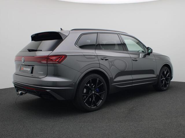 Volkswagen TOUAREG 3.0 TSi eHybrid 4MOTION R Edition 462PK Aut. matrix led, trekhaak, panoramadak, 360gr. camera, leder, luchtvering, keyless, stuur-stoelverwarming, Dynaudio, head-up display, 22" lichtmetaal