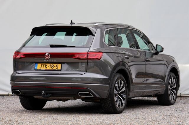 Volkswagen TOUAREG 3.0 TSI eHybrid PHEV 4 Motion - 381 pk **Pano / Trekhaak / IQ Light