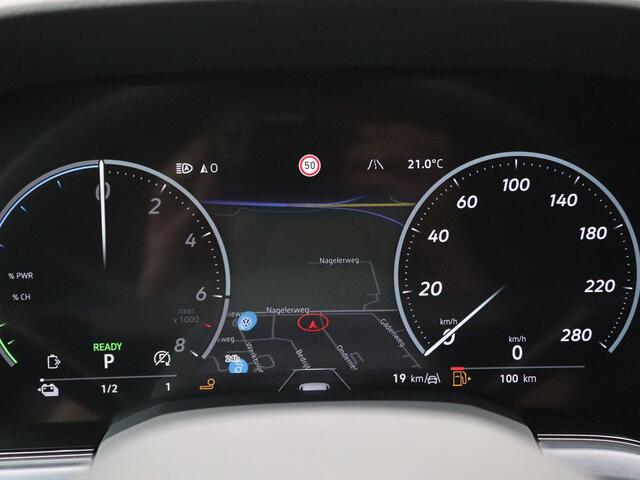Volkswagen TOUAREG 3.0 TSi eHybrid 4MOTION R Edition 467PK Aut. matrix led, trekhaak, panoramadak, 360gr. camera, leder, luchtvering, keyless, stuur-stoelverwarming, Dynaudio, head-up display, 22" lichtmetaal