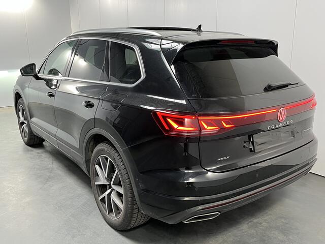 Volkswagen TOUAREG 3.0 TSi eHybrid 4MOTION Elegance / AUTOMAAT/ 381PK/ PANO/ TREKHAAK/ ACC/ MEMORY SEAT/ MASSAGE/ STOELVERWARM.+KOELING/ DODEHOEK/ PARK.SENSOR.V+A/ 360 CAMERA/ APP-CONNECT/ ELEK.ACHTERKLEP/ HEAD-UP/ KEYLESS/ 20'' LMV