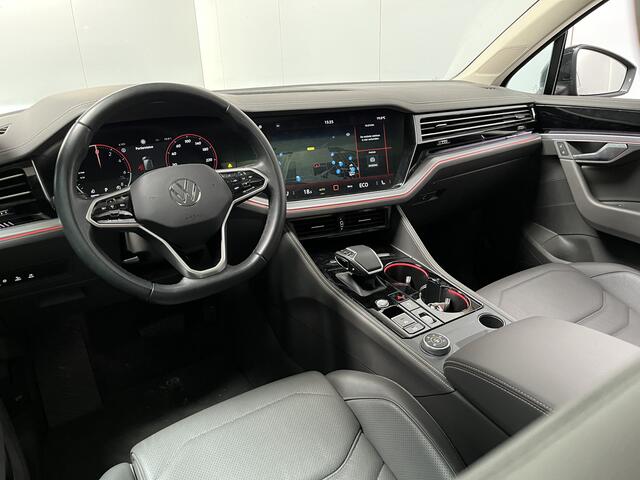 Volkswagen TOUAREG 3.0 TSi eHybrid 4MOTION Elegance / AUTOMAAT/ 381PK/ PANO/ TREKHAAK/ ACC/ MEMORY SEAT/ MASSAGE/ STOELVERWARM.+KOELING/ DODEHOEK/ PARK.SENSOR.V+A/ 360 CAMERA/ APP-CONNECT/ ELEK.ACHTERKLEP/ HEAD-UP/ KEYLESS/ 20'' LMV