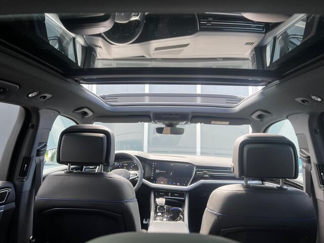 Volkswagen TOUAREG 3.0 TSI eHybrid 462pk 4Motion R | Full option | Pano