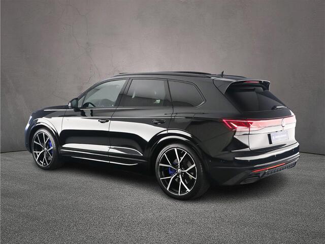 Volkswagen TOUAREG R 3.0 TSI eHybrid 462pk Tiptronic Trekhaak, Panoramadak, Luchtvering, Lederen bekleding, Head up display, DYN Audio, Adaptive cruise control, Achteruitrijcamera