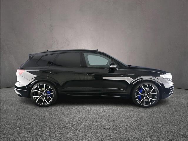 Volkswagen TOUAREG R 3.0 TSI eHybrid 462pk Tiptronic Trekhaak, Panoramadak, Luchtvering, Lederen bekleding, Head up display, DYN Audio, Adaptive cruise control, Achteruitrijcamera
