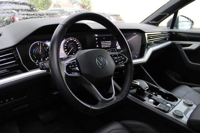 Volkswagen TOUAREG 3.0 TSi eHybrid Elegance | Luchtvering | Trekhaak | Memory | Head-Up | Panoramadak