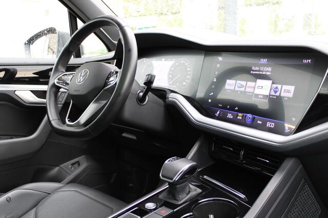 Volkswagen TOUAREG 3.0 TSi eHybrid Elegance | Luchtvering | Trekhaak | Memory | Head-Up | Panoramadak