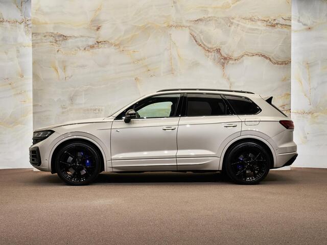 Volkswagen TOUAREG R V6 eHybrid 4Motion Final Edition, pano, tr.haak, Dynaudio, 22'', luchtv., matrix-LED, memory, HUD, keyless, ACC, privacy