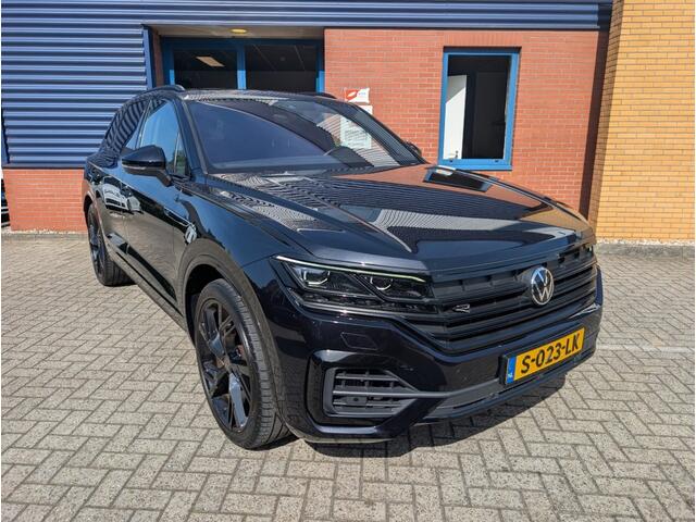 Volkswagen TOUAREG 3.0 TSI R-LINE, Plug-in Hybride, Soft close, Trekhaak, Panodak, BOMVOL!