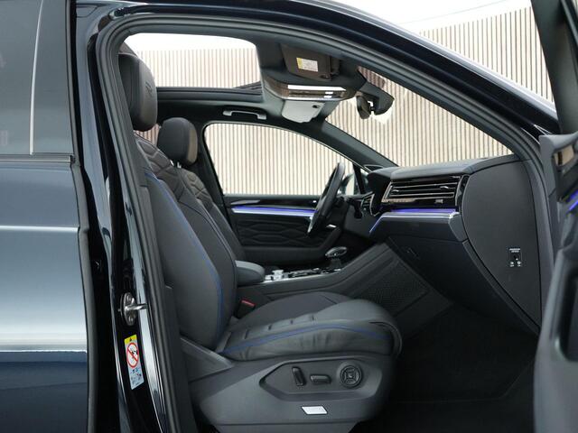 Volkswagen TOUAREG 4MOTION R 3.0 462pk TSi |BTW-auto|pano|Dynaudio|luchtvering|massage|memory|elek. trekhaak|head-up|Matrix LED|360 camera|ACC|Apple Carplay|22" LMV|