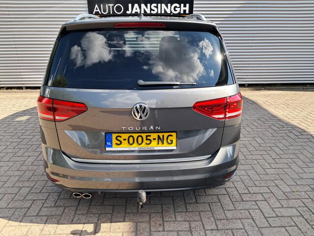Volkswagen TOURAN 1.4 TSI Highline R-Line 7persoons met automaat en schuif/kanteldak! | Clima | Cruise | Navigatie | Trekhaak | PDC | Voorstoelen verwarmd | RIJKLAARPRIJS INCL 12 MAANDEN GARANTIE EN BEURT