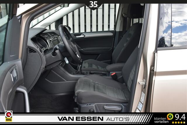 Volkswagen TOURAN 1.2 TSI Connected Series 7p Navigatie Auto-Hold Stoelverw. Perfect onderhouden NL-AUTO!