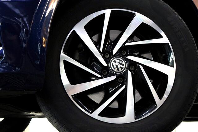 Volkswagen TOURAN 1.5 TSI DSG Highline 7p 1eEIG! ACC CARPLAY DAB CAMERA '19