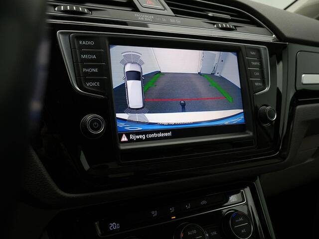 Volkswagen TOURAN 7 persoons 1.4 TSI 150 pk Highline | Trekhaak | LED koplampen | Adaptive Cruise | Achteruitrijcamera | 17 inch