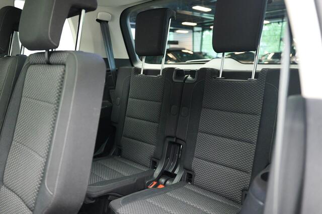 Volkswagen TOURAN 1.5 TSI Business 7p |Pano|Virtual|Keyless|Dodehoek|ACC|Camera|